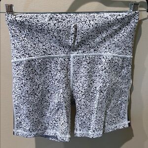 Lululemon Women's Black and White running/bike shorts. Like new.